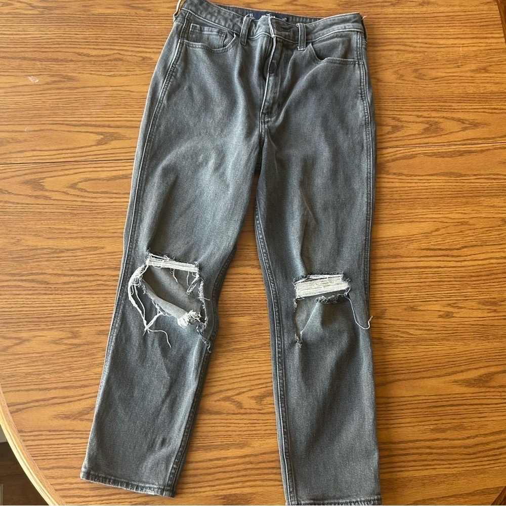 Hollister women’s ultra high-rise Mom Jean Gray Ripped Jeans size 27